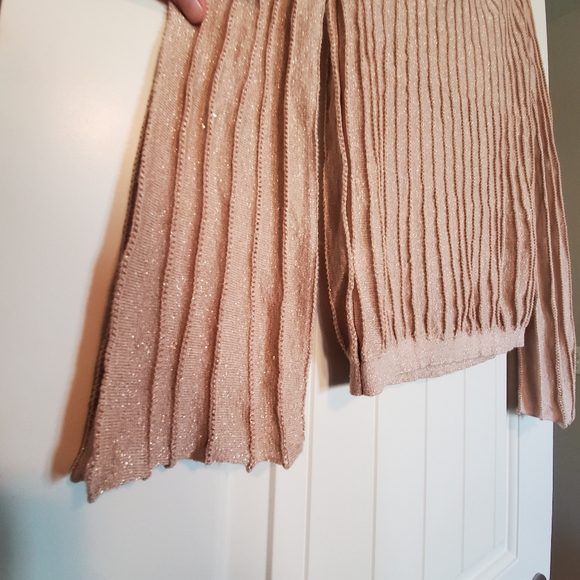Rose Gold Open Knit Light Sweater - Picture 3 of 4